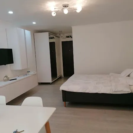 White Studio Apartamento